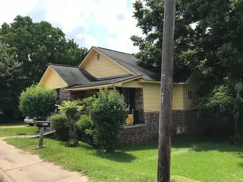 302 E Main Ave, Lumberton, MS 39455 photo 1