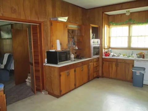 202 S 4th St, Collins, MS 39428 photo 7
