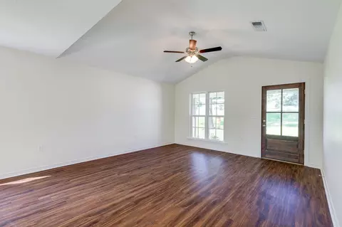 63 Logaras Cir, Purvis, MS 39475 photo 5