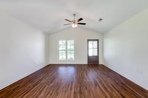 63 Logaras Cir, Purvis, MS 39475 photo 4
