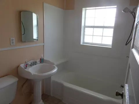 602 S 5th St, Collins, MS 39428 photo 3
