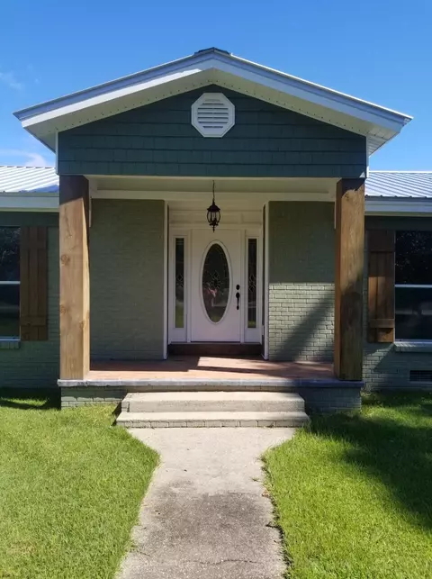 104 E Third St, New Augusta, MS 39462 photo 2