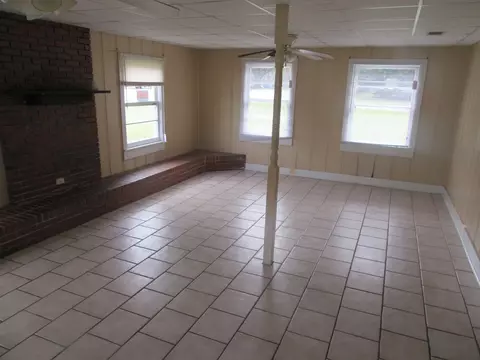 1903 General Pershing St, Laurel, MS 39440 photo 2