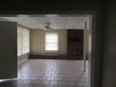1903 General Pershing St, Laurel, MS 39440 photo 3