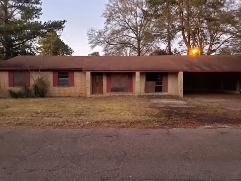 1315 Brown St, Laurel, MS 39440 photo 1