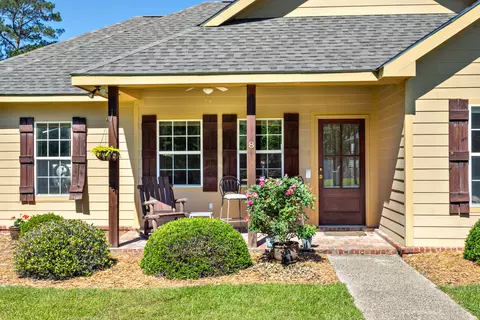 8 Fleur De Lis Dr, Laurel, MS 39440 photo 4
