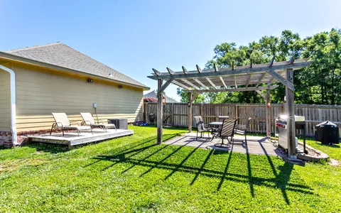 8 Fleur De Lis Dr, Laurel, MS 39440 photo 6