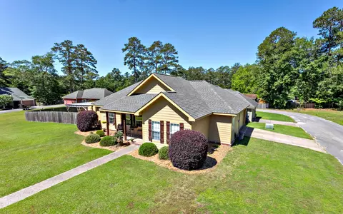 8 Fleur De Lis Dr, Laurel, MS 39440 photo 24