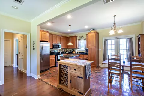 8 Fleur De Lis Dr, Laurel, MS 39440 photo 17