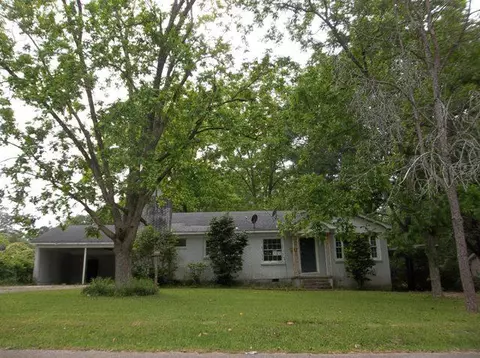 2922 N 7th Ave, Laurel, MS 39440 photo 1