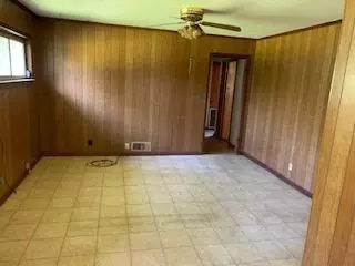 43 College Dr, Laurel, MS 39440 photo 2
