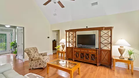 105 Rustic Ln, Carriere, MS 39426 photo 7