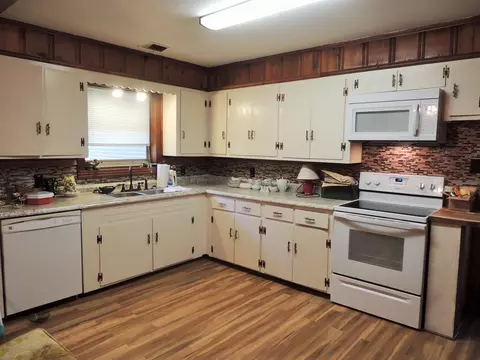 806 Main St, Purvis, MS 39475 photo 2