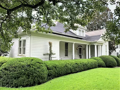 555 N 6th, Laurel, MS 39440 photo 2