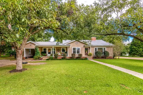 203 5th Ave NW, Magee, MS 39111 photo 1
