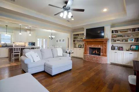 20 E Sycamore, Sumrall, MS 39482 photo 3