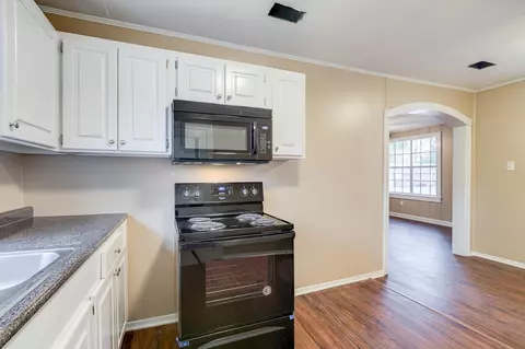 208 E 1st St, Petal, MS 39465 photo 11