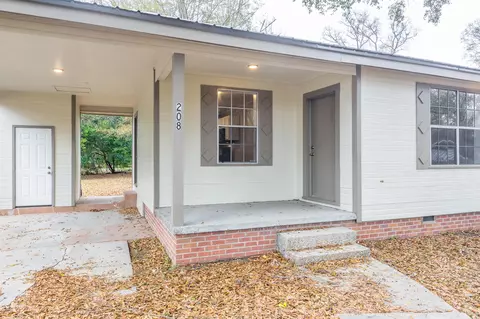 208 E 1st St, Petal, MS 39465 photo 3
