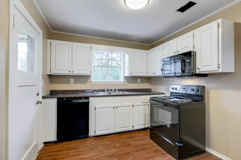 208 E 1st St, Petal, MS 39465 photo 8