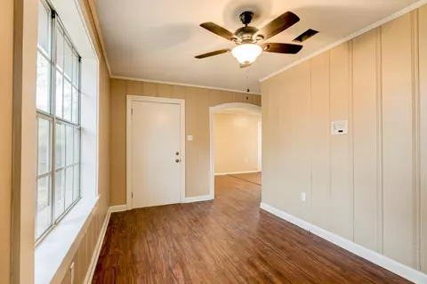 208 E 1st St, Petal, MS 39465 photo 4