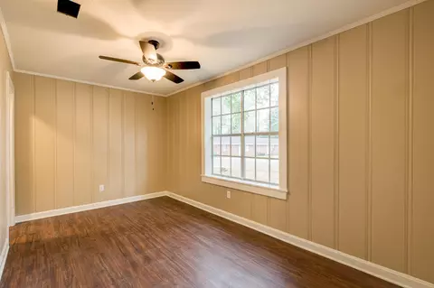 208 E 1st St, Petal, MS 39465 photo 5