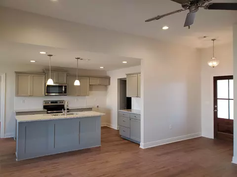 27 E Locust, Sumrall, MS 39482 photo 3