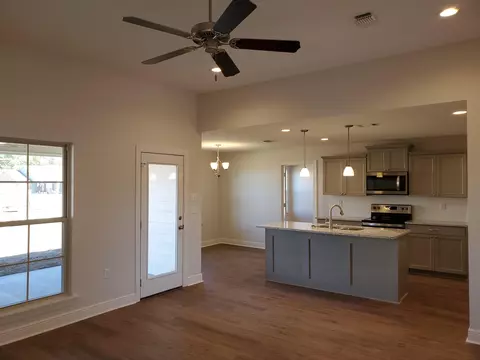27 E Locust, Sumrall, MS 39482 photo 2