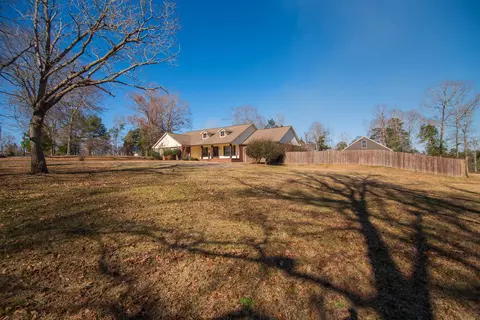 144 Sherman Rd, Laurel, MS 39443 photo 2