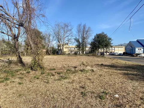 250 Dauphine St, Hattiesburg, MS 39401