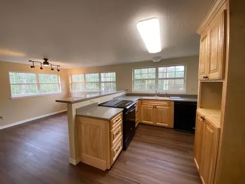 820 E Pine Ave, Wiggins, MS 39577 photo 4