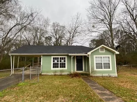 820 E Pine Ave, Wiggins, MS 39577 photo 1