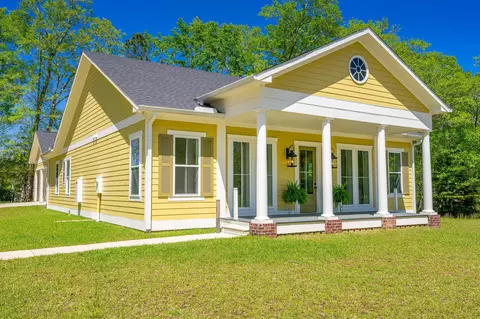 5 Larkmeade Ln, Laurel, MS 39440 photo 2