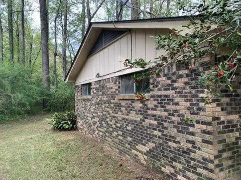 81 Mar - Ree Dr, Laurel, MS 39440 photo 2