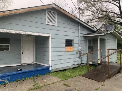 1107 Spriggs St, Laurel, MS 39440 photo 2