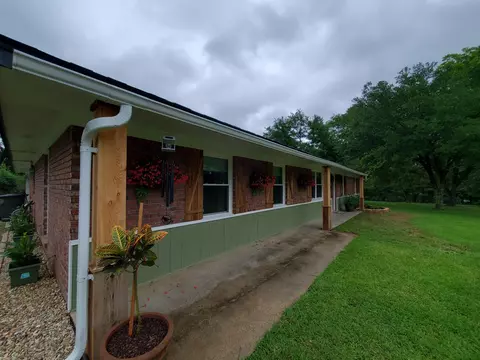795 Sharon Moss Rd, Laurel, MS 39443 photo 2