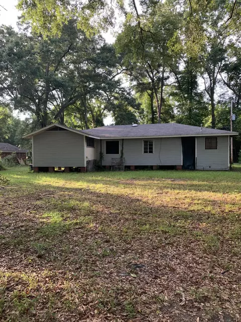 207 E 1st Ave, Petal, MS 39465 photo 2