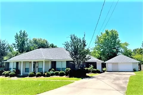 1112 SE 3rd St, Magee, MS 39111 photo 2