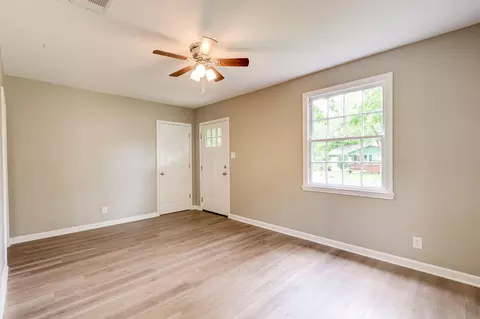 110 E 7th Ave, Petal, MS 39465 photo 4