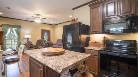 127 E Bond, Wiggins, MS 39577 photo 2
