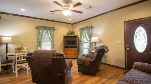 127 E Bond, Wiggins, MS 39577 photo 5