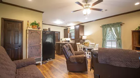 127 E Bond, Wiggins, MS 39577 photo 6
