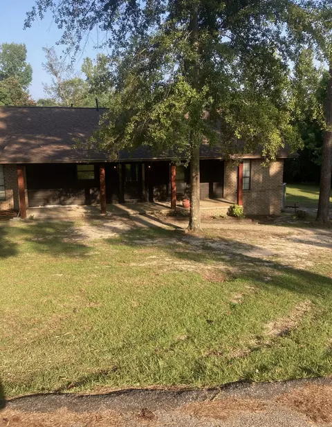 19 Pinecrest Pl, Laurel, MS 39440 photo 4
