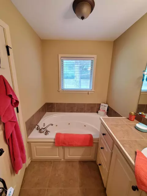 34 E Adam Dr, Sumrall, MS 39482 photo 12