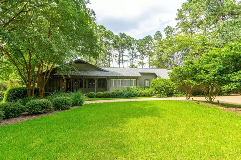 25 Northgate Dr, Laurel, MS 39440 photo 2