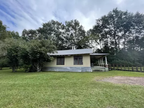 415 Roberson Ave, Wiggins, MS 39577 photo 3