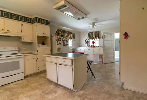 403 S 7th St, Collins, MS 39428 photo 5