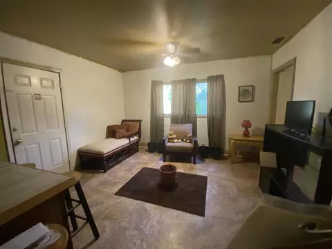 210 E 4th Ave, Petal, MS 39465 photo 4