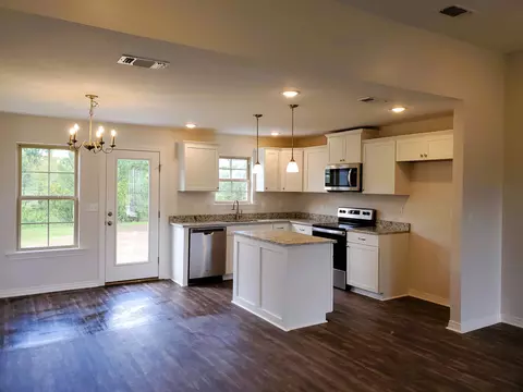 75 E Locust, Sumrall, MS 39482 photo 3
