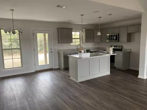 71 E Locust, Sumrall, MS 39482 photo 3