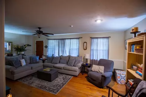1114 State St, Laurel, MS 39440 photo 4